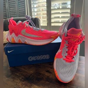 Nike NIB Giannis Immortality 2 basketball trainers. M”(men’s US 9.5 - orange)